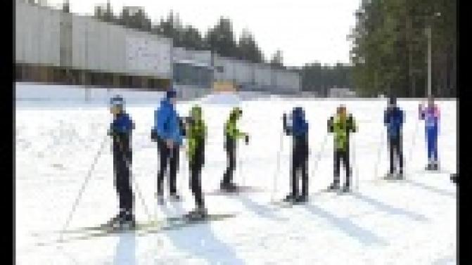 Спортсмены из нескольких десятков городов приехали в Первоуральск на Всероссийские соревнования по лыжным гонкам.