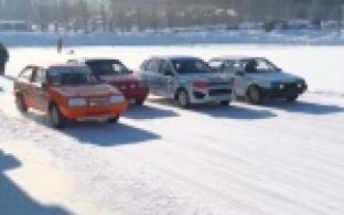 На стадионе "Уральский трубник" прошёл второй этап гонок на льду