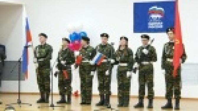 Воспитанники патриотических клубов сегодня поздравляли ветеранов с наступающим Днём защитника Отечества