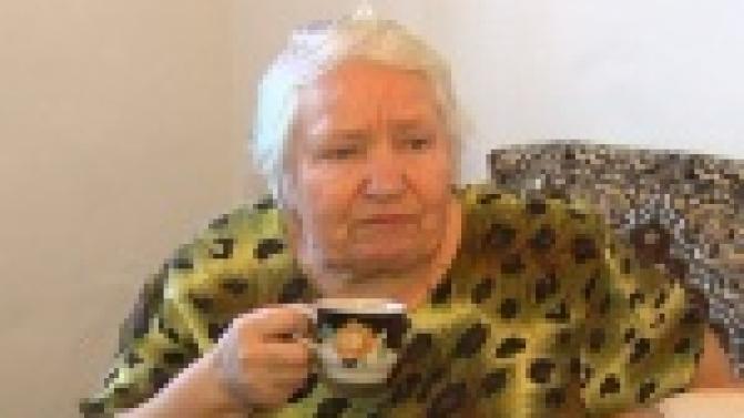 Белые металлурги помогли с ремонтом квартиры ветерану труда