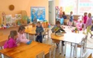 Продолжается работа по формированию списков в детские сады