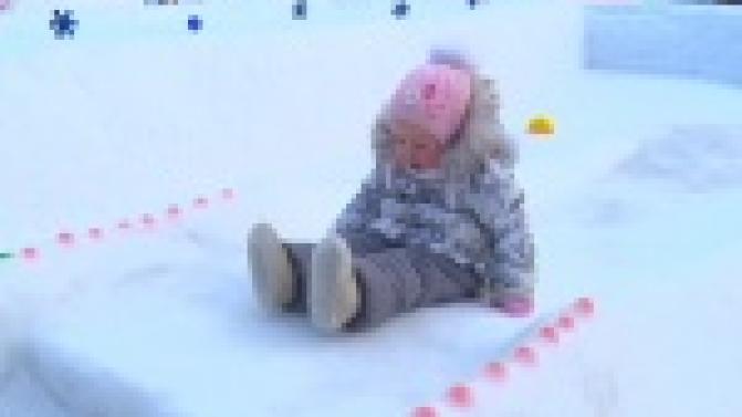 Красоту детских зимних участков оценили в Пероуральске