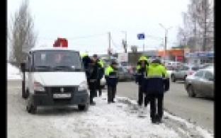 В Первоуральске продолжается работа по совершенствованию дорожного движения.