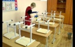 В первоуральских школах приступили к генеральной уборке.