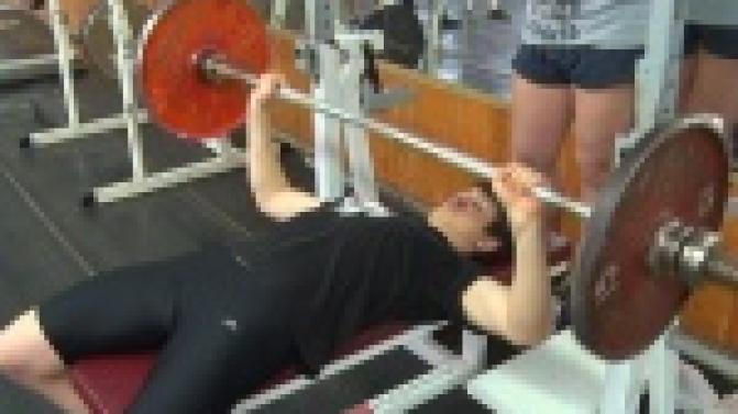 Горожане поучаствовали в соревнованиях по жиму со штангой лежа