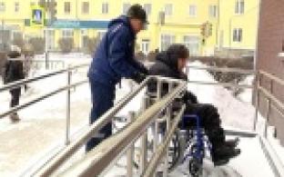 Первоуральцы с ограниченными возможностями могут без проблем попасть в здание городской Администрации