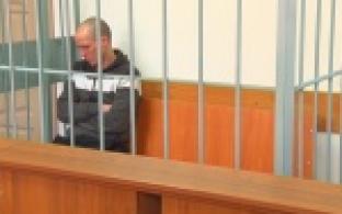 Одного сбил насмерть, другого избил