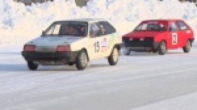 Мороз и холодный январский ветер не остановили любителей автогонок