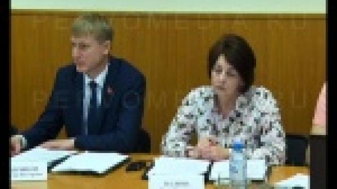 Сфере ЖКХ - пристальное внимание.