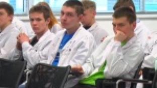 Школы, колледжи и предприятия все чаще объединяют свои силы в подготовке будущих кадров