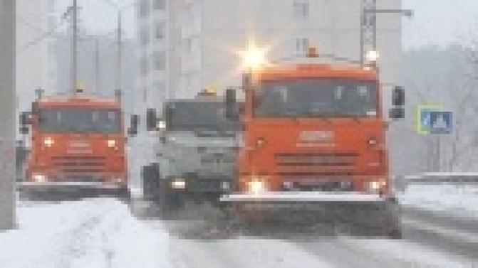 Коммунальщики проверяют снегоуборочную технику