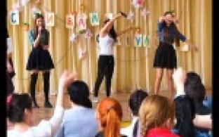 Паркур, фристайл, танцы и рэп - всё это на одной сцене.