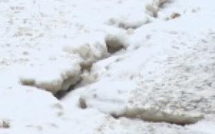 Поток канализационых отходов отравляет жизнь жителям в поселке Шайтанка