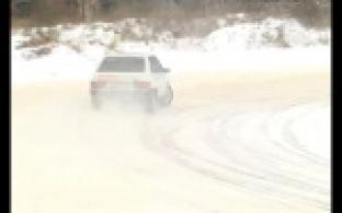 Полсотни гонщиков со всей области продемонстрировали мастерство экстремального вождения.