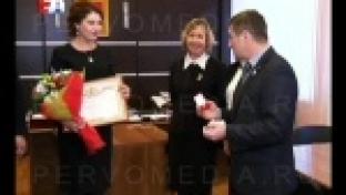 Поощрили сегодня и руководителя фракции "Единая Россия" в Первоуральске Наталью Воробьёву