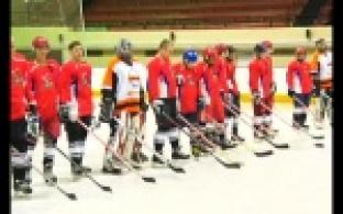 Сражаются за кубок ночью.