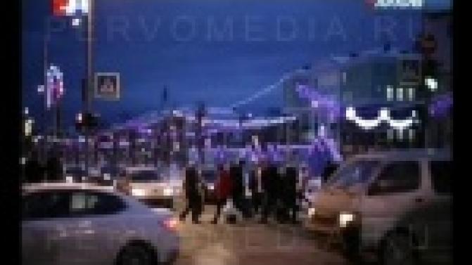 В Первоуральске началась подготовка к новогодним праздникам.