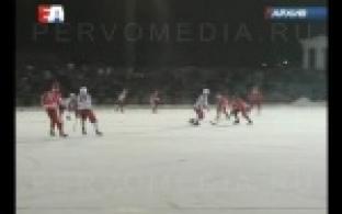 Завтра на городском стадионе состоится долгожданное открытие хоккейного сезона.