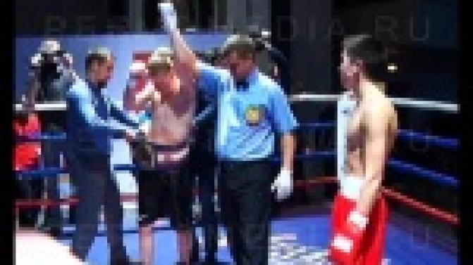 Увидеть настоящий бокс вживую, а не по телевизору смогли накануне первоуральцы.