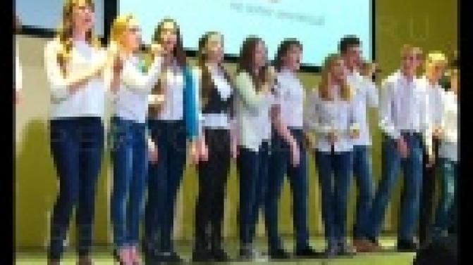 Будущие металлурги, архитекторы и социальные работники - на одной сцене.