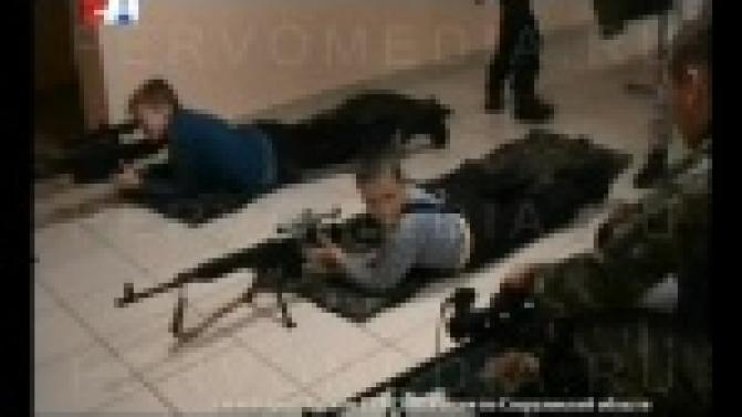 Бойцы отряда специального назначения "Россы" провели Урок мужества для школьников Свердловской области.