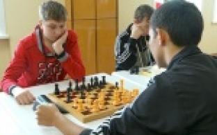 Дом спорта на один день объединил юных шахматистов города
