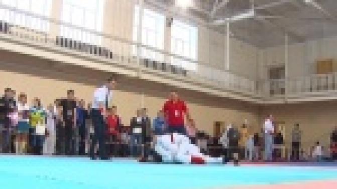 В открытом чемпионате по джиу-джитсу приняли участие 150 человек