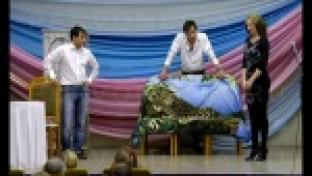 Заразить зрителей белым настроением - задача театрального клуба рабочей молодежи