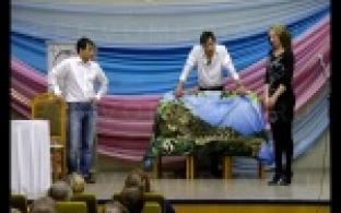 Заразить зрителей белым настроением - задача театрального клуба рабочей молодежи