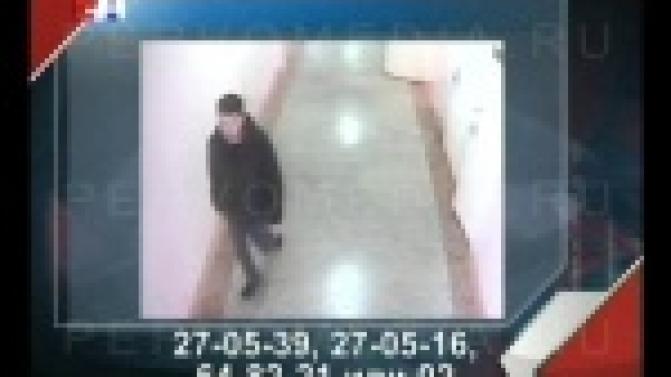 Первоуральцев просят помочь в розыске преступника.