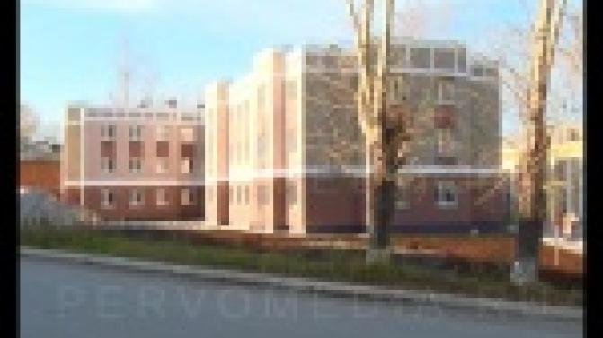 Дом на Динасе, в который скоро переедут жители Хромпика, в эти дни находится под пристальным вниманием