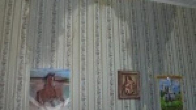 Вода бежит в двух комнатах и коридоре