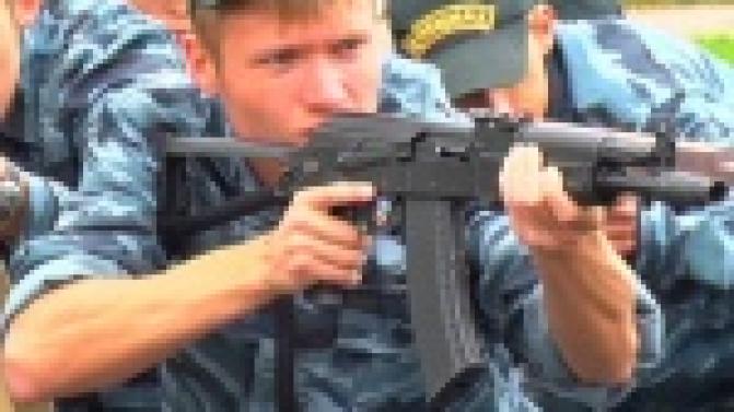 Спортсмены, курсанты, автомеханики