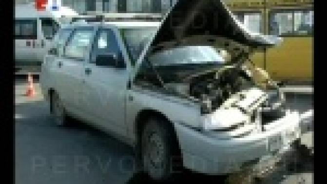 В Первоуральске столкнулись четыре машины