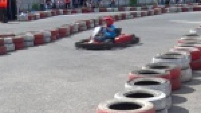 У первоуральцев появилась возможность побывать в роли настоящих гонщиков