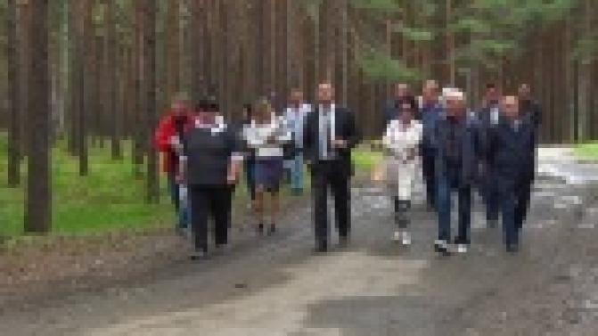 Комиссия во главе с Алексеем Дроновым побывала в городском парке