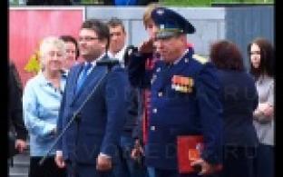 Вчера - студенты, сегодня - солдаты.