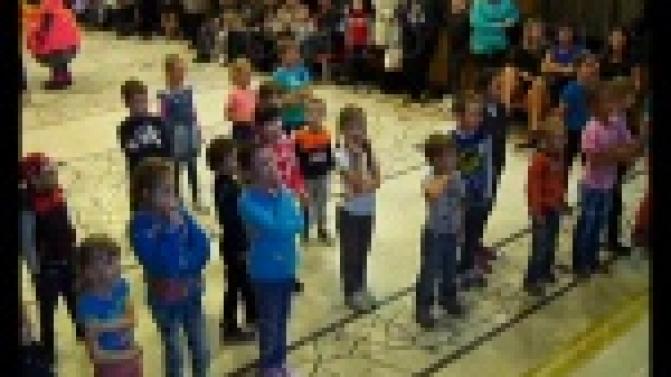 Более четырёхсот юных первоуральцев получат сертификаты на канцелярские товары в подарок