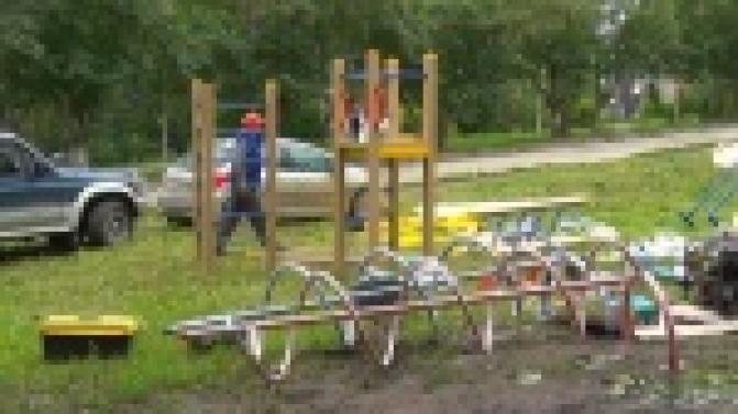 Вместо самодельной тарзанки, новые качели