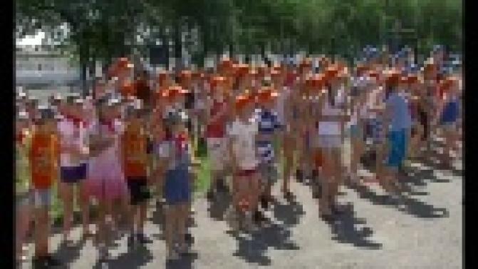 В Первоуральске сегодня состоялось торжественное открытие второй смены городских лагерей.