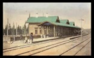 Необычный железнодорожный состав сегодня торжественно встречают жители нашего города.