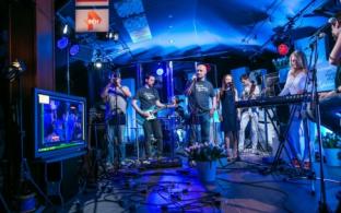 ЦОЙ БУДЕТ ЖИТЬ!