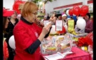 Масштабно отметить 70-летие Победы предложили и представители сети супермаркетов "Кировский".