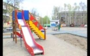 Во дворах Первоуральска вскоре установят семь новых детских площадок