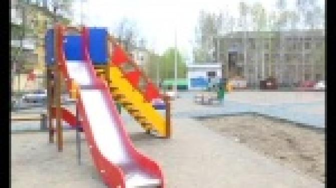 Во дворах Первоуральска вскоре установят семь новых детских площадок