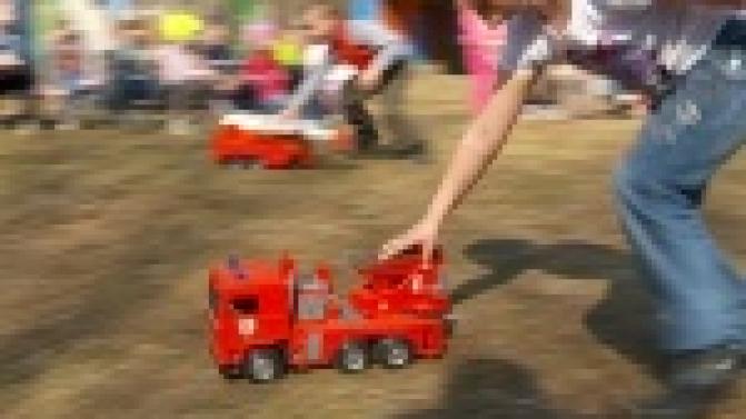 Воспитанники детского сада сегодня на время стали юными пожарными