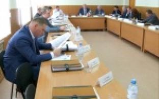 На внеочередном заседании Думы ресурсники отчитались о проделанной работе.