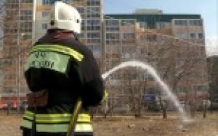 Работники предприятий смогли попробовать себя в роли огнеборцев.