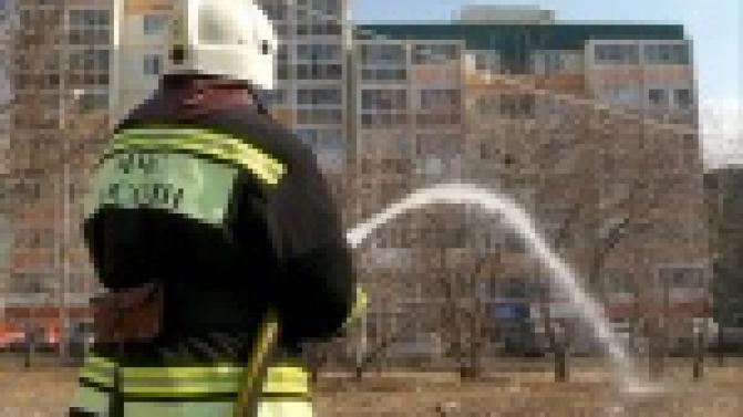 Работники предприятий смогли попробовать себя в роли огнеборцев.