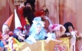 Дети выступают для детей.